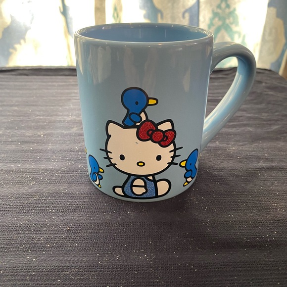 Hello Kitty - Picture 7 of 8